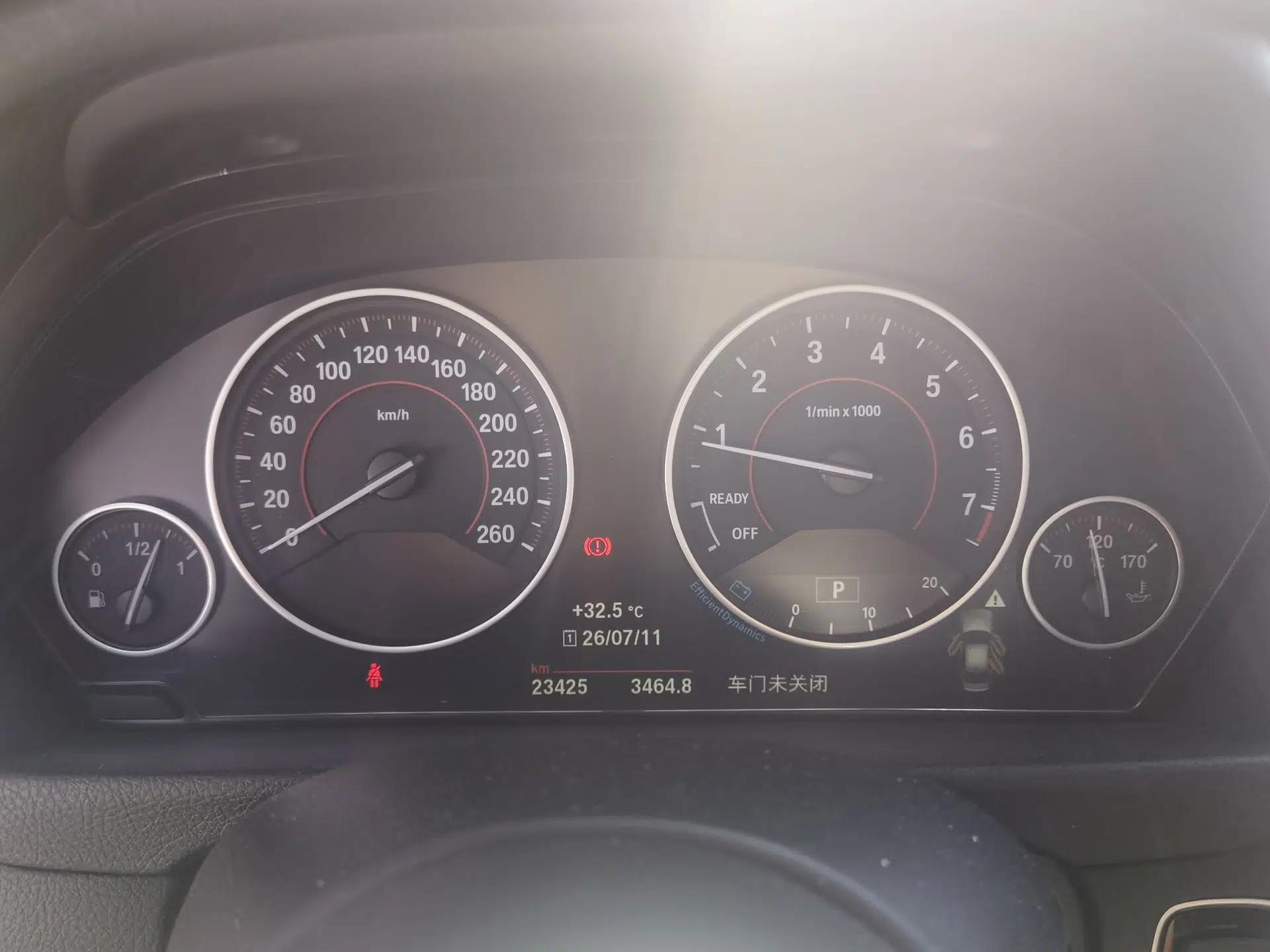 BMW 3 Series 2018 320i M Sport Package — миниатюра 11