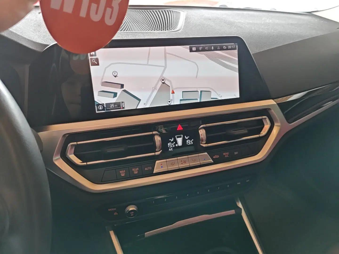 BMW 3 Series 2022 320i Sport Package — миниатюра 15