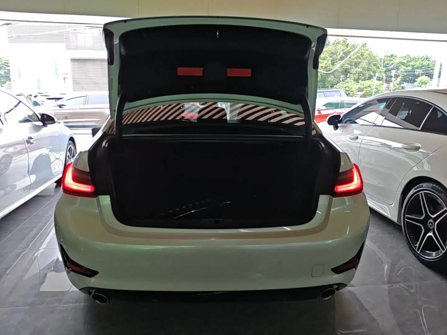 BMW 3 Series 2022 320i Sport Package — миниатюра 22