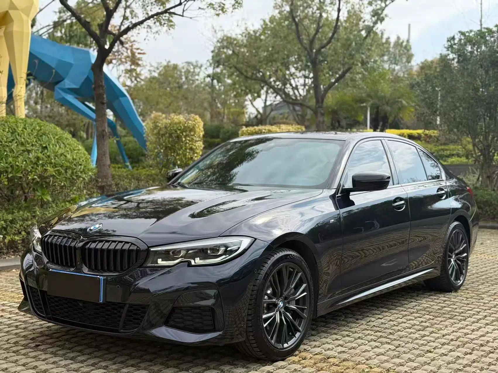 BMW 3 Series 2020 330i M Sport Night Edition — миниатюра 1