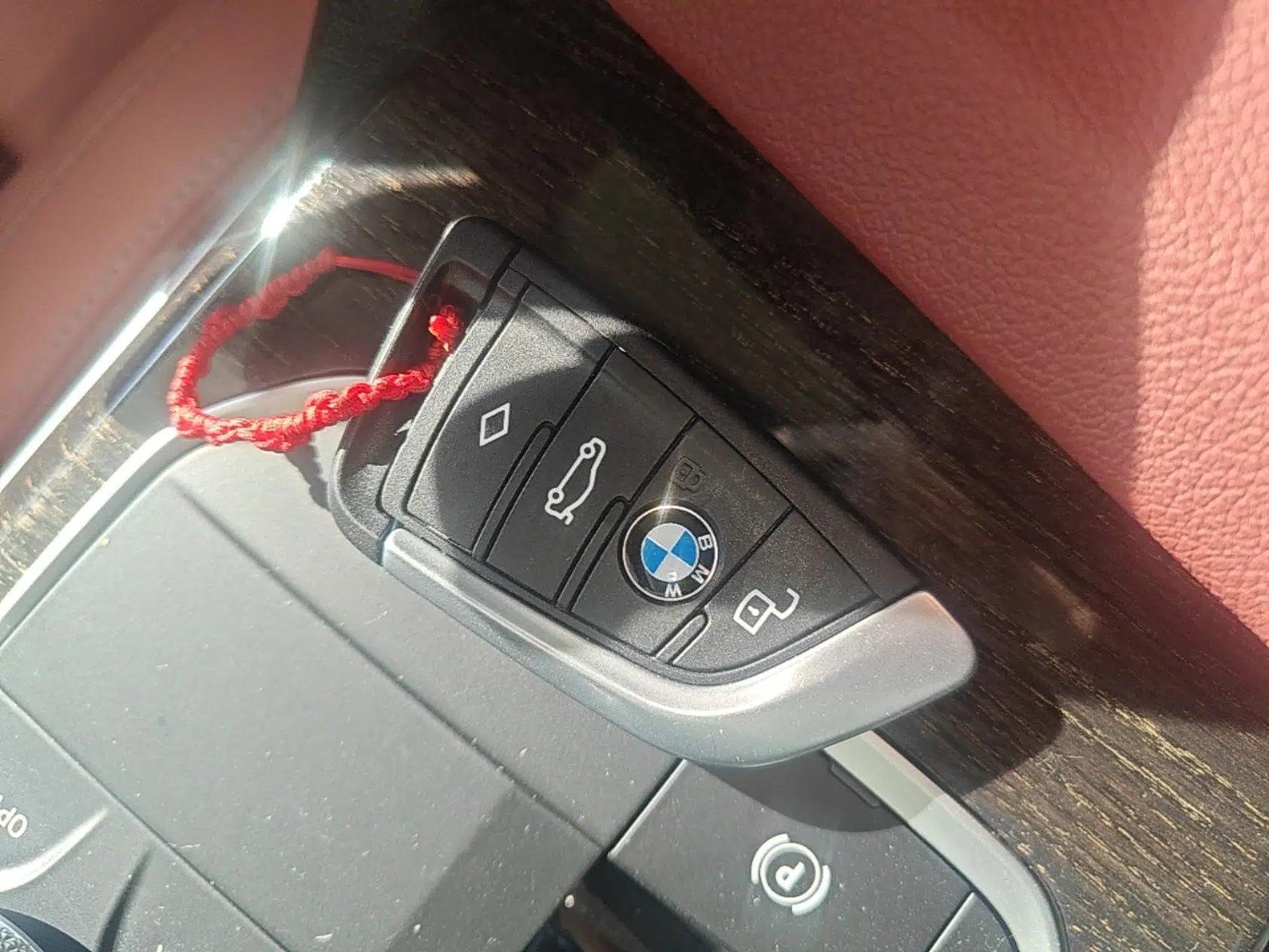 BMW 3 Series 2021 Second Facelift 325Li M Sport Package — миниатюра 23