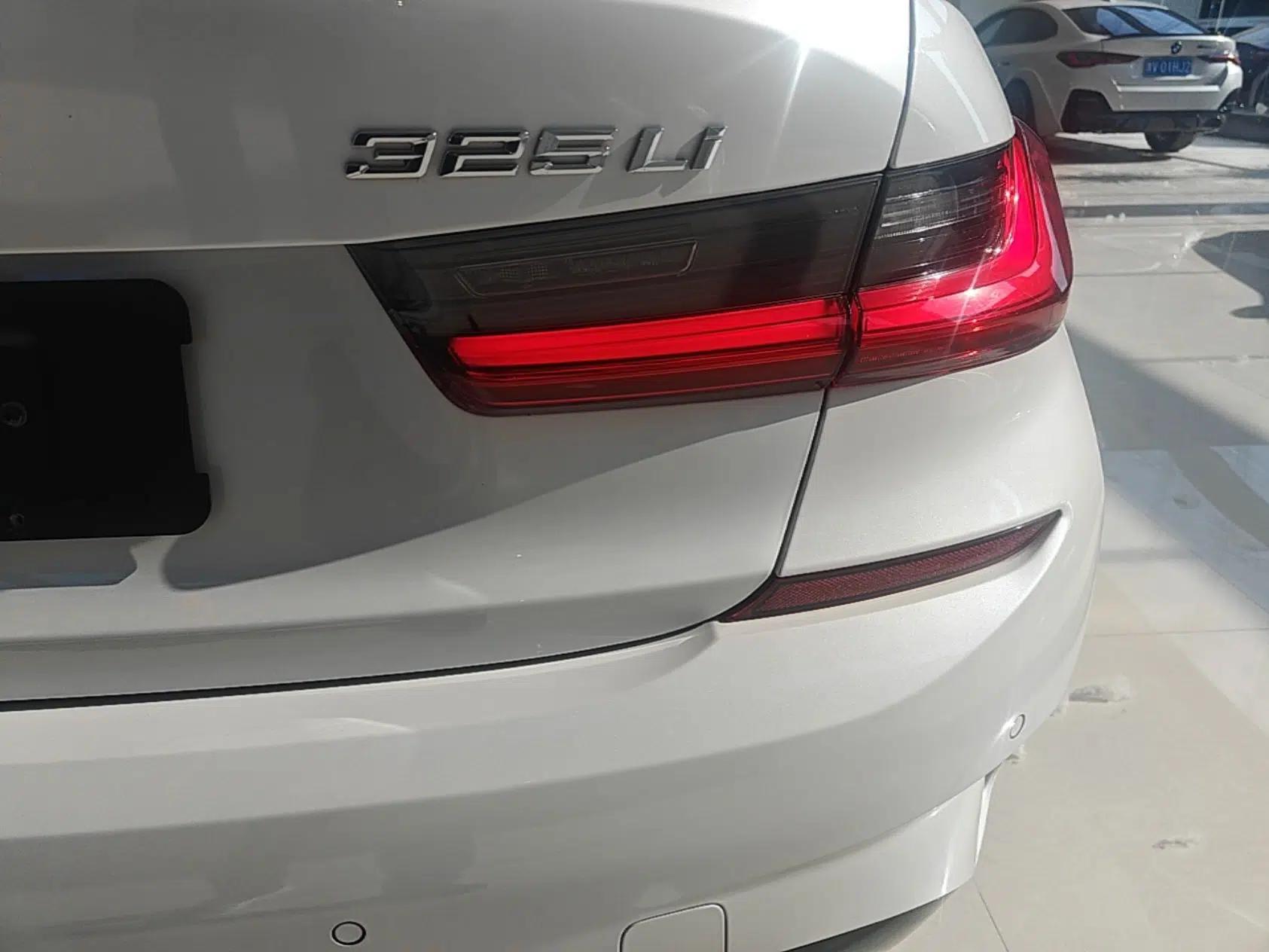 BMW 3 Series 2021 Second Facelift 325Li M Sport Package — миниатюра 9