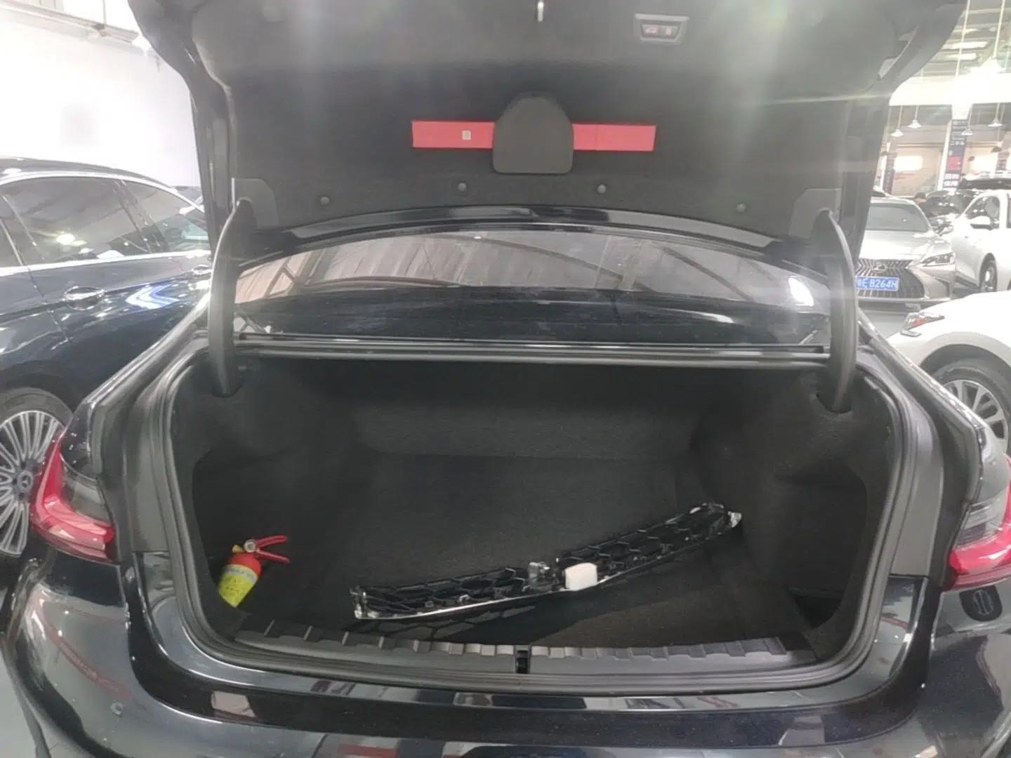 BMW 3 Series 2025 325Li M Sport Package — миниатюра 22
