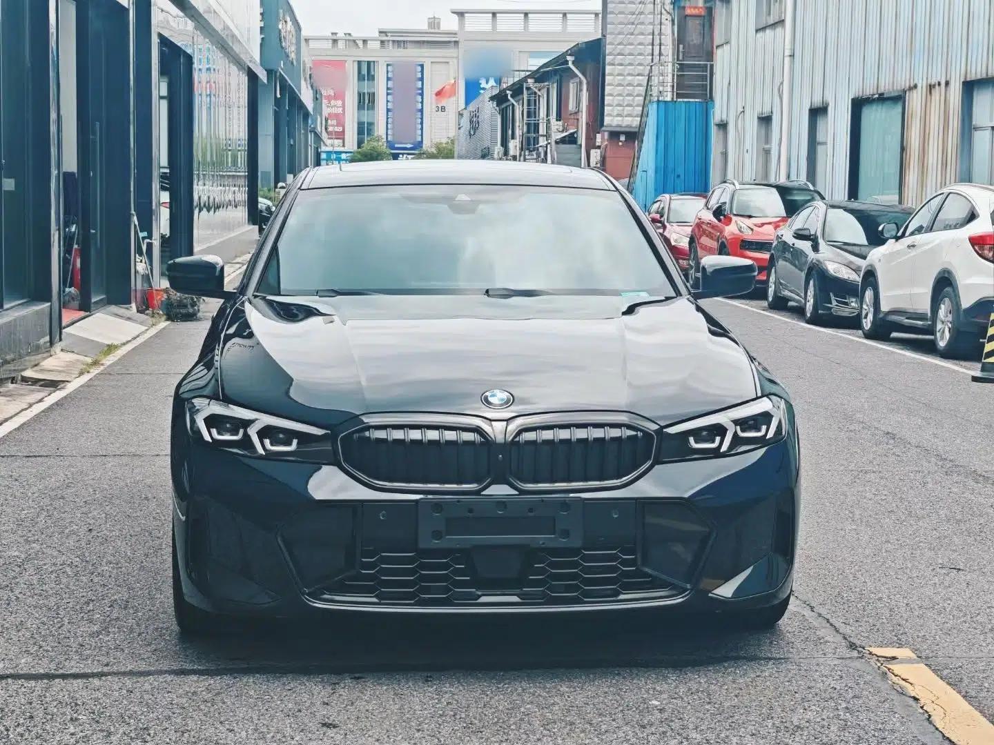 BMW 3 Series 2025 330i M Sport Night Edition Package — миниатюра 2