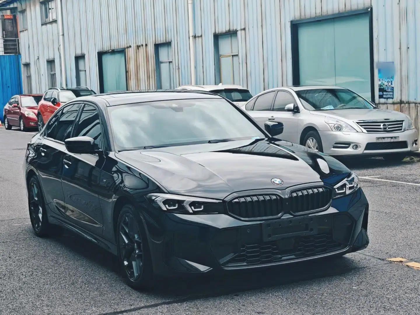BMW 3 Series 2025 330i M Sport Night Edition Package — миниатюра 3