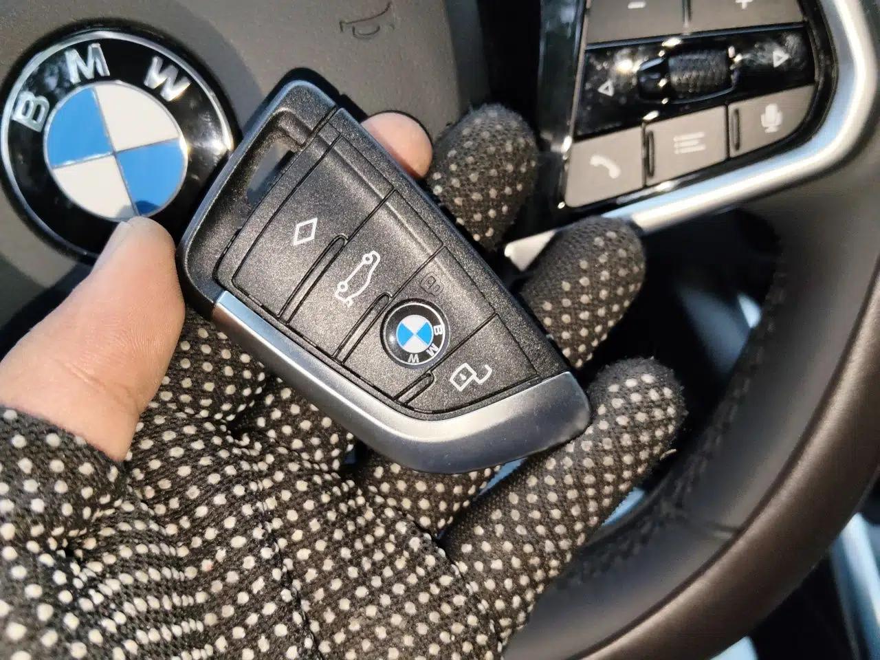 BMW 3 Series 2025 325Li M Sport Package — миниатюра 17