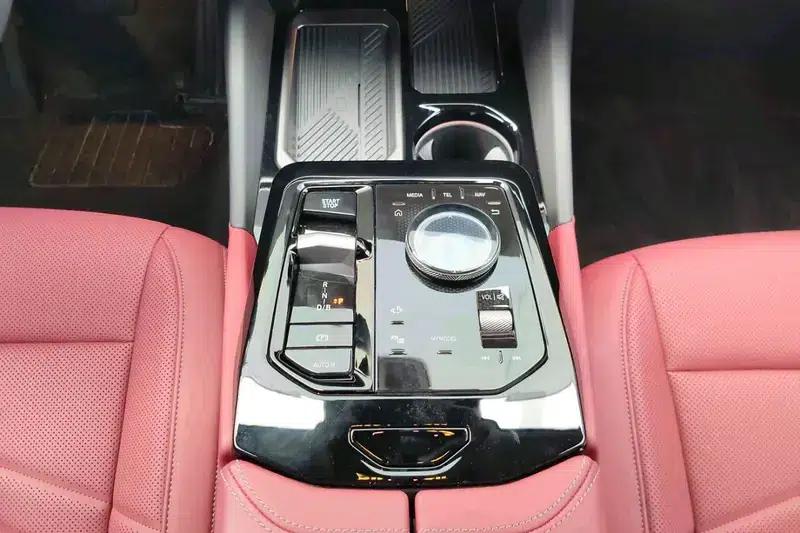 BMW i5 2025 eDrive40L M Sport Package — миниатюра 10