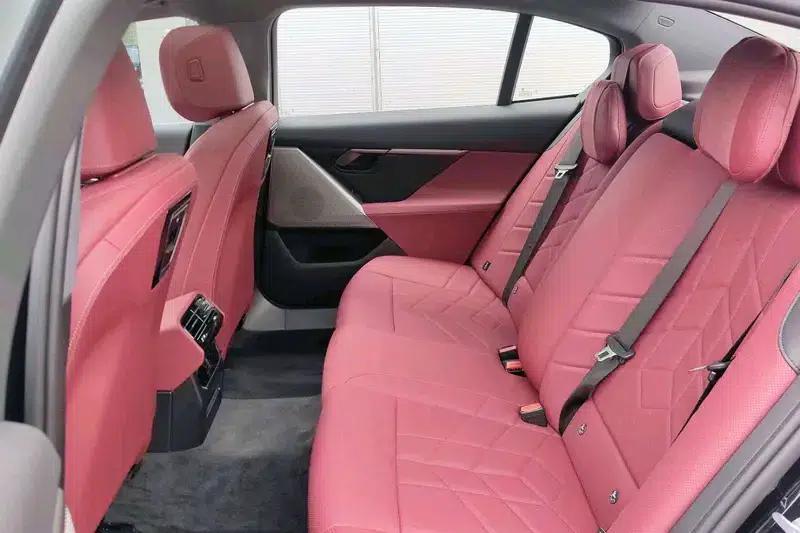 BMW i5 2025 eDrive35L M Sport Package — миниатюра 14
