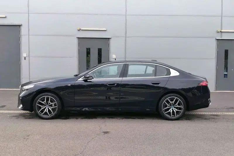 BMW i5 2025 eDrive35L M Sport Package — миниатюра 3