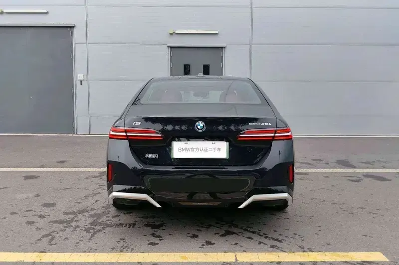 BMW i5 2025 eDrive35L M Sport Package — миниатюра 4