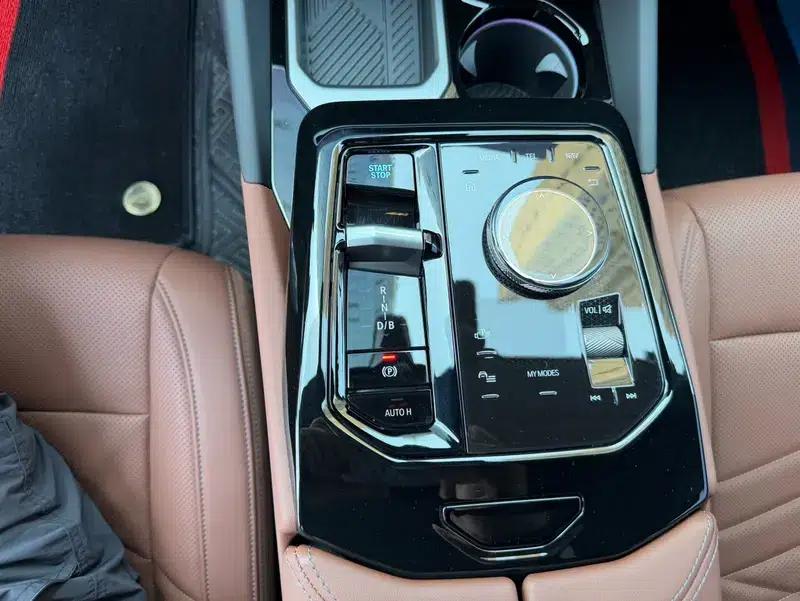 BMW i5 2025 eDrive40L M Sport Package — миниатюра 14