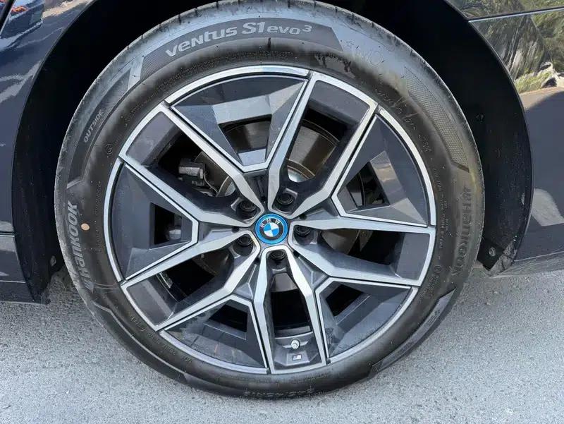 BMW i5 2025 eDrive40L M Sport Package — миниатюра 7