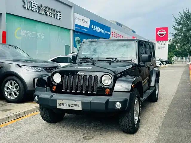 2012 Jeep Wrangler 3.6L Sahara 4-Door