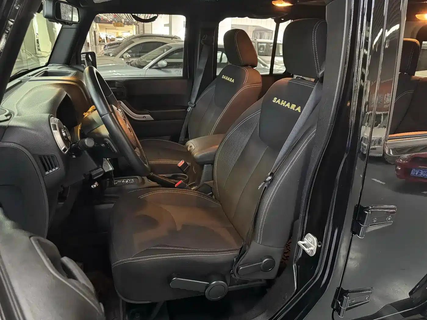 2015 Jeep Wrangler 2.8TD Sahara 4-Door — миниатюра 15