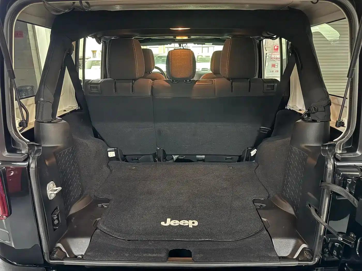 2015 Jeep Wrangler 2.8TD Sahara 4-Door — миниатюра 19