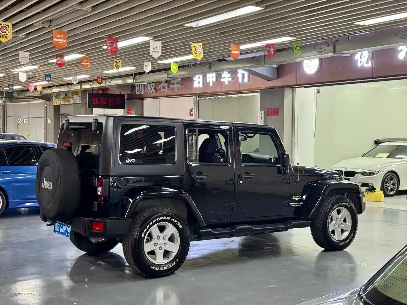 2015 Jeep Wrangler 2.8TD Sahara 4-Door — миниатюра 3