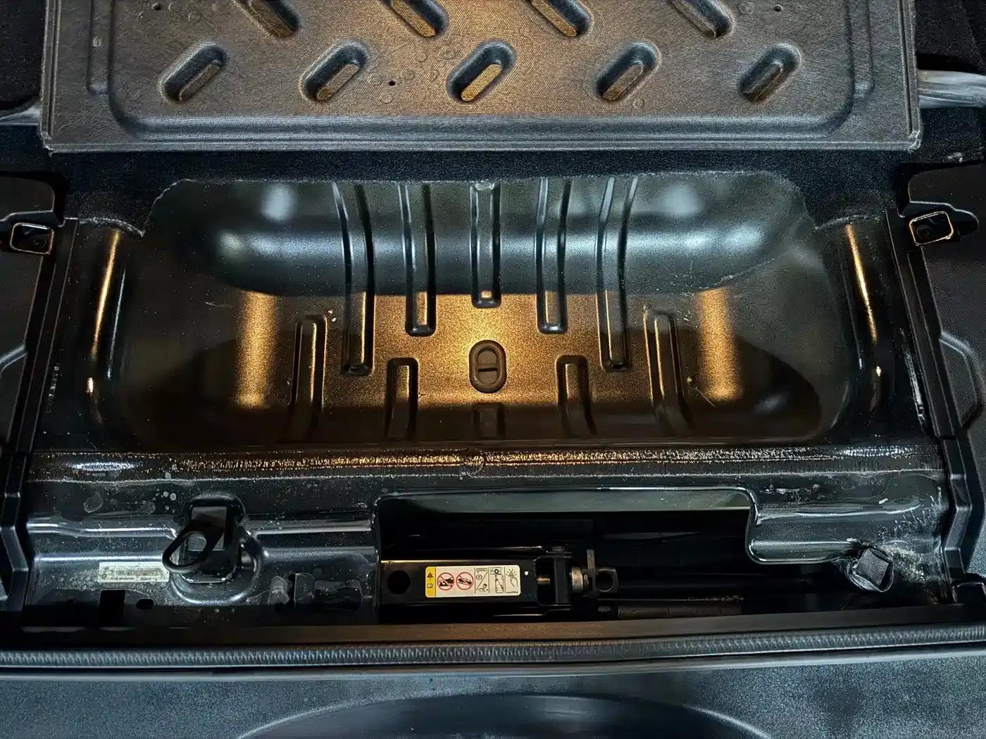 2015 Jeep Wrangler 2.8TD Sahara 4-Door — миниатюра 21