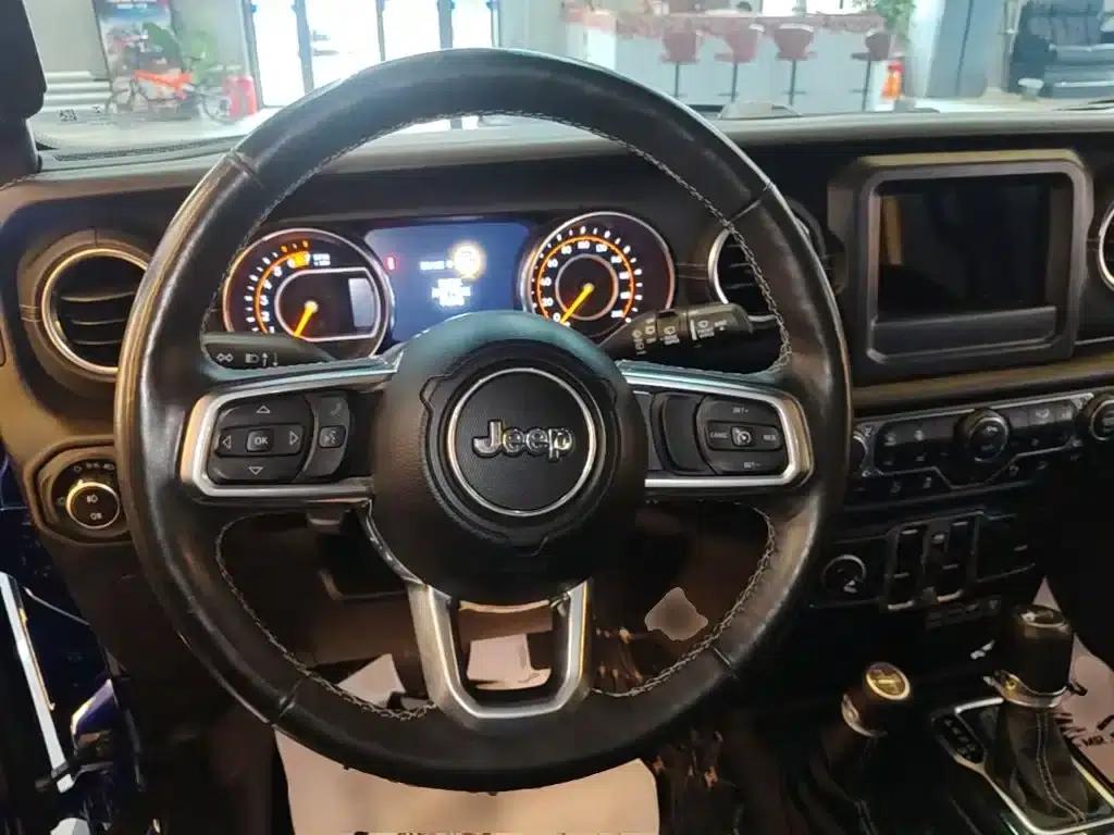 2018 Jeep Wrangler 2.0T Sahara 4-Door — миниатюра 11