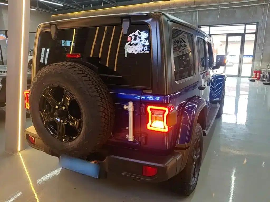 2018 Jeep Wrangler 2.0T Sahara 4-Door — миниатюра 7