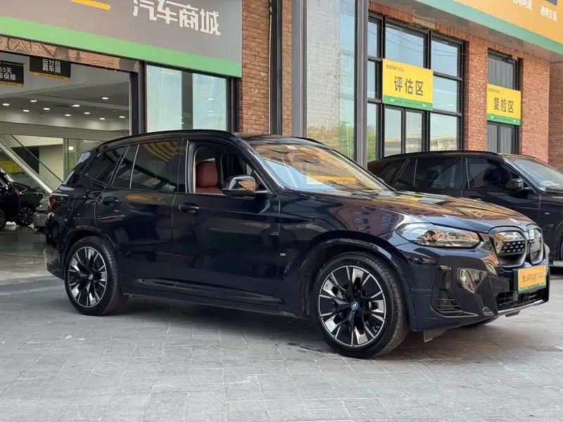 BMW iX3 2023 Leading Edition — миниатюра 3