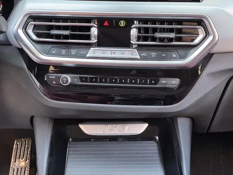 BMW iX3 2023 Leading Edition — миниатюра 8