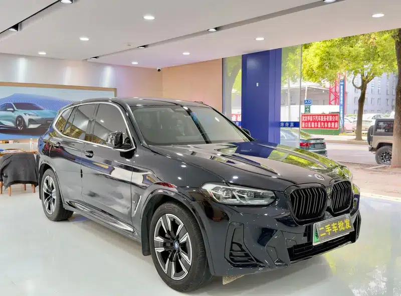 BMW iX3 2023 Leading Edition — миниатюра 3