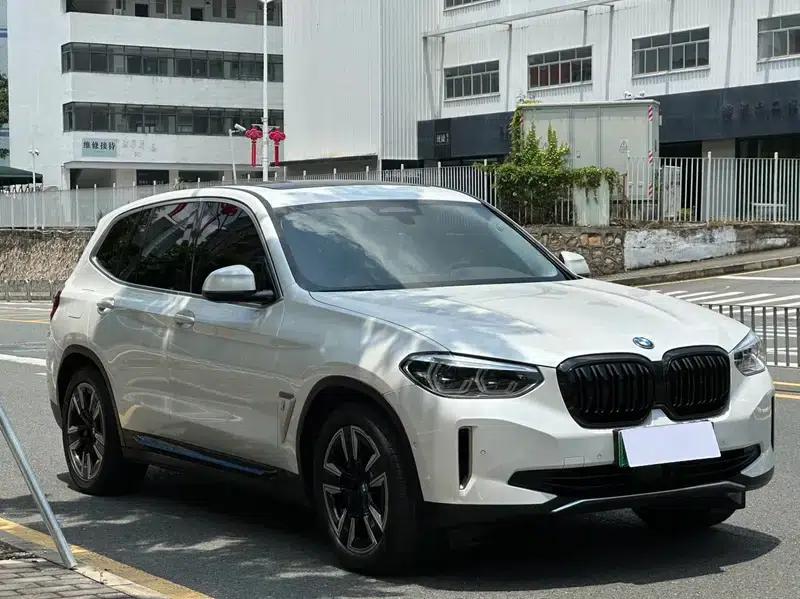 BMW iX3 2021 Facelift Leading Edition — миниатюра 3