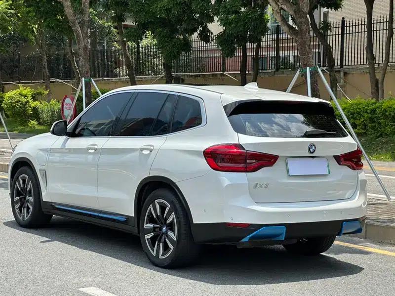 BMW iX3 2021 Facelift Leading Edition — миниатюра 4
