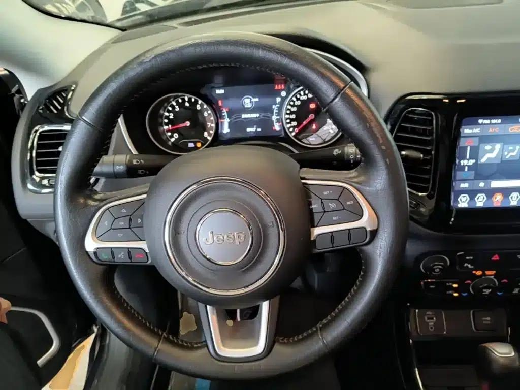 Jeep Compass 2019 220T Automatic Family Edition — миниатюра 11