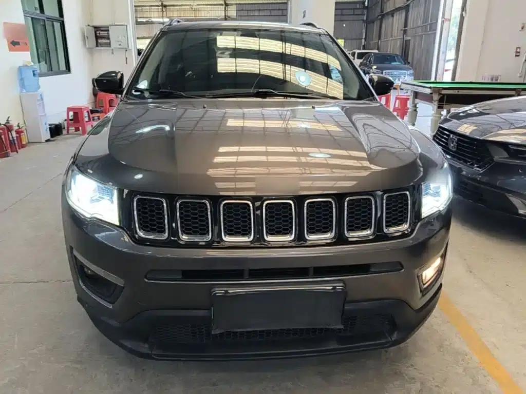Jeep Compass 2019 220T Automatic Family Edition — миниатюра 3