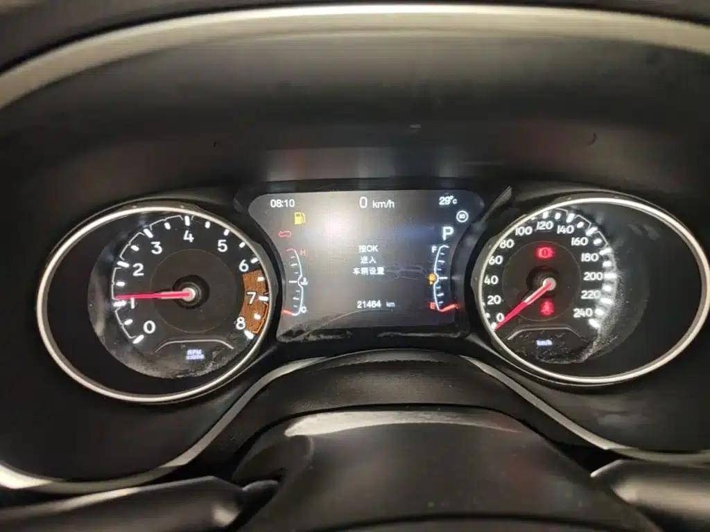 Compass 2017 200T Automatic Family Edition — миниатюра 12