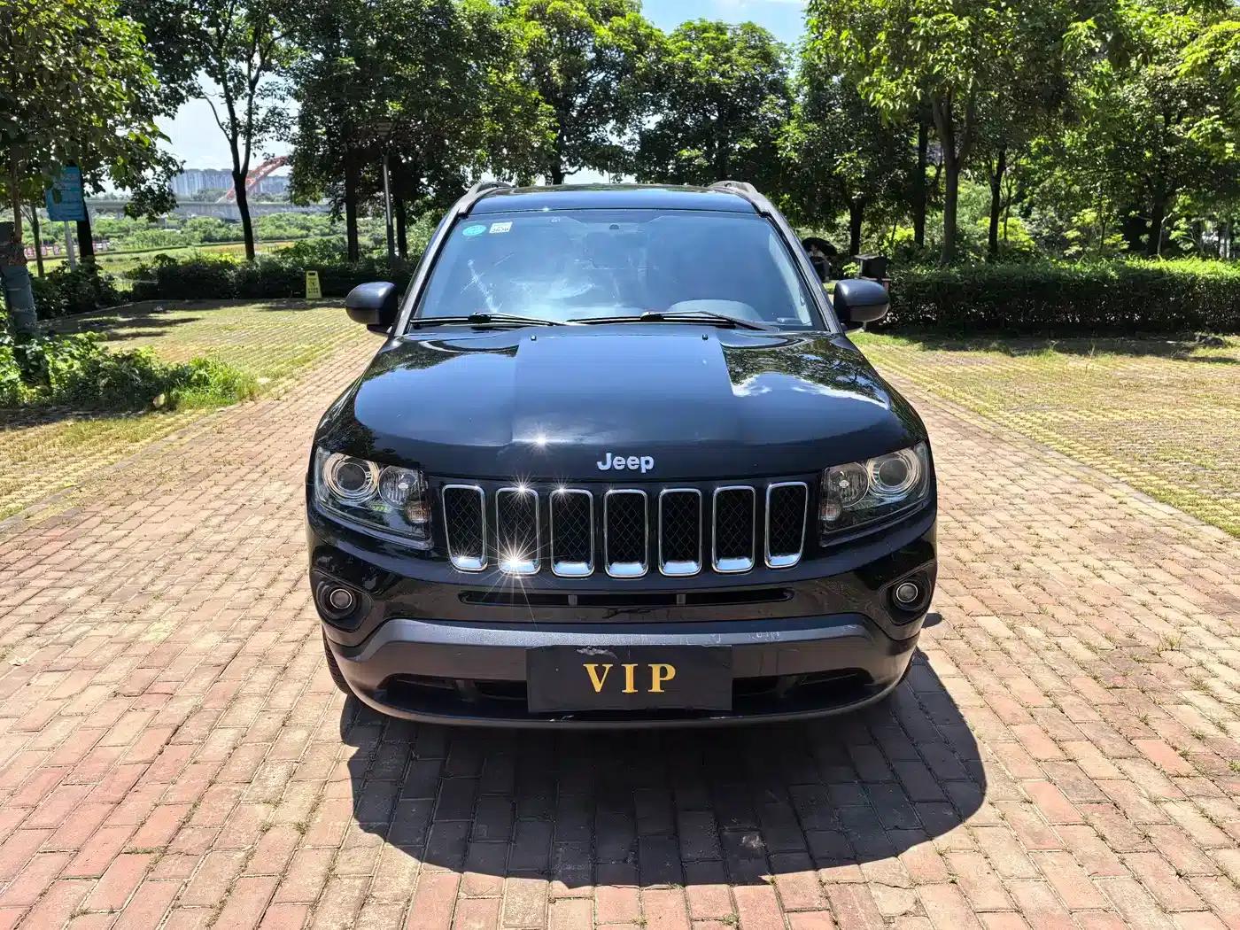 2014 Jeep Compass Imported Model 2.4L 4WD Luxury Edition — миниатюра 2