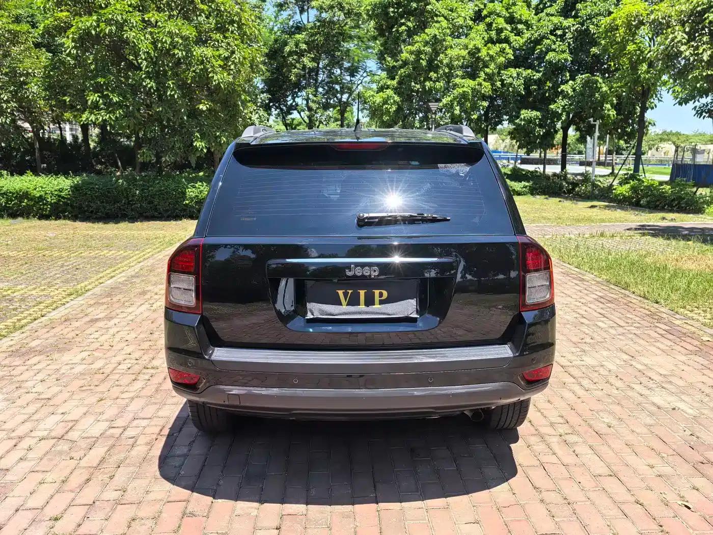 2014 Jeep Compass Imported Model 2.4L 4WD Luxury Edition — миниатюра 5