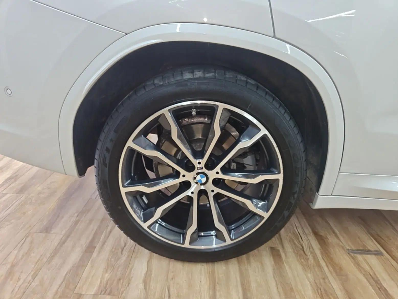 BMW X3 2020 xDrive30i Luxury Model with M Sport Package — миниатюра 11