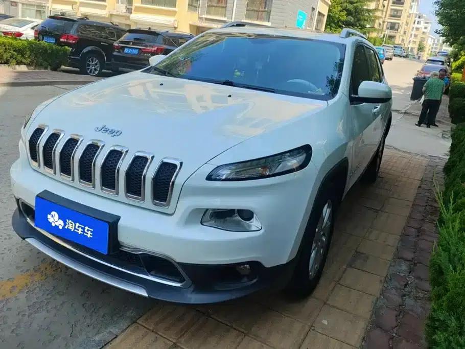 Jeep Cherokee 2017 2.4L Leading Intelligent Edition — миниатюра 1