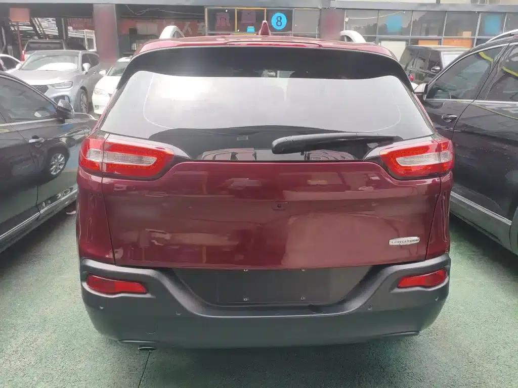 Jeep Cherokee 2016 2.0L Premium Edition — миниатюра 4