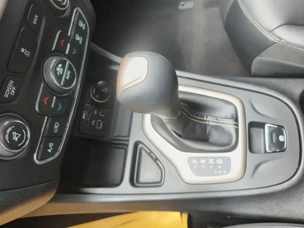 Jeep Cherokee 2016 2.0L Premium Edition — миниатюра 10