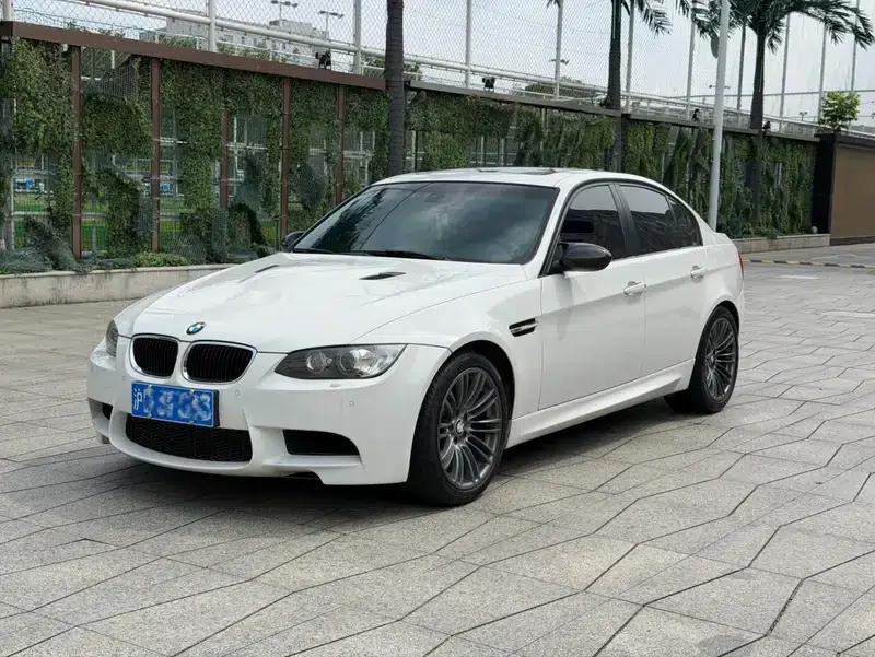 2009 BMW M3 Sedan — миниатюра 1