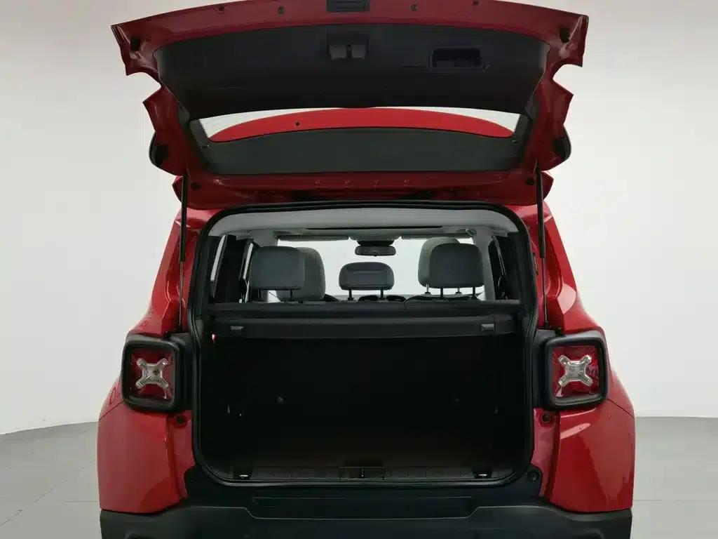 Jeep Renegade 2017 180T Automatic High-Performance Edition — миниатюра 16