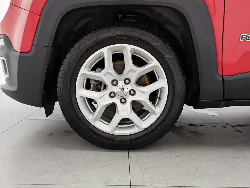 Jeep Renegade 2017 180T Automatic High-Performance Edition — миниатюра 17