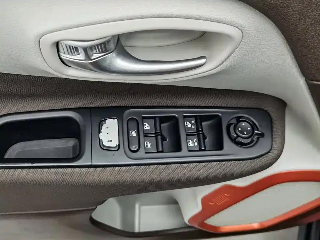 Jeep Renegade 2017 180T Automatic High-Performance Edition — миниатюра 9