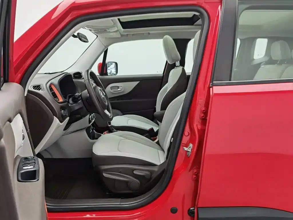 Jeep Renegade 2017 180T Automatic High-Performance Edition — миниатюра 10