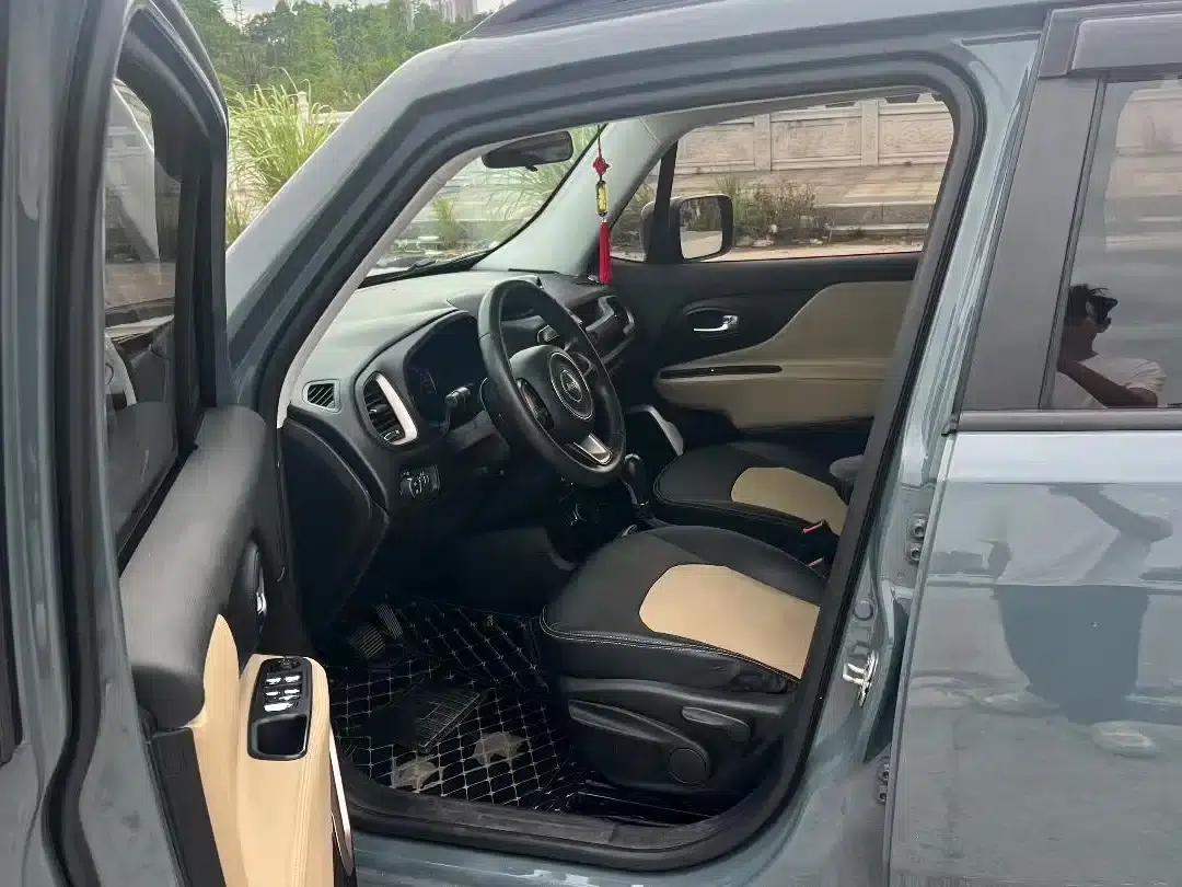 Jeep Renegade 2016 1.4T Automatic Performance Edition — миниатюра 7