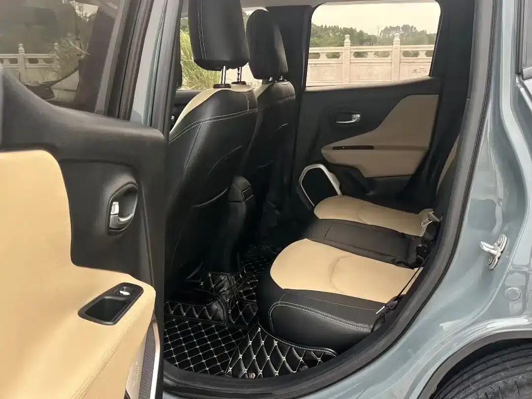 Jeep Renegade 2016 1.4T Automatic Performance Edition — миниатюра 8