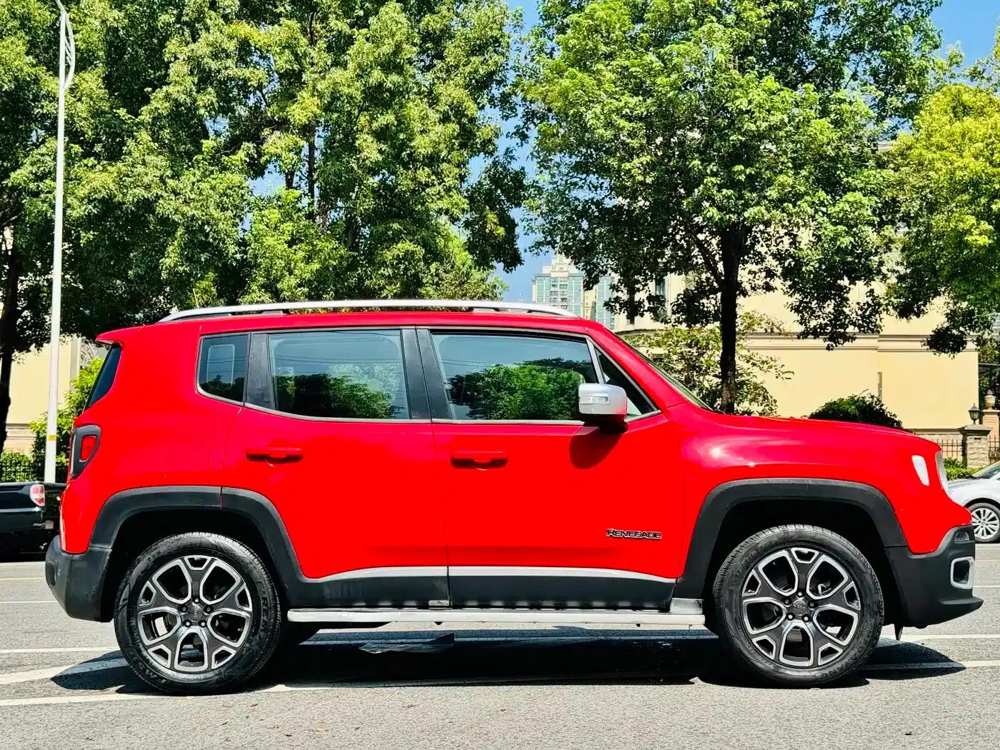 Jeep Renegade 2017 180TS Automatic 4WD All-Round Edition — миниатюра 17
