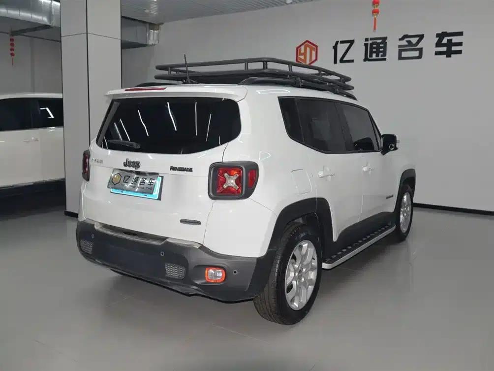 Jeep Renegade 2018 Connected Large Screen Edition 180T Automatic Power Edition — миниатюра 19