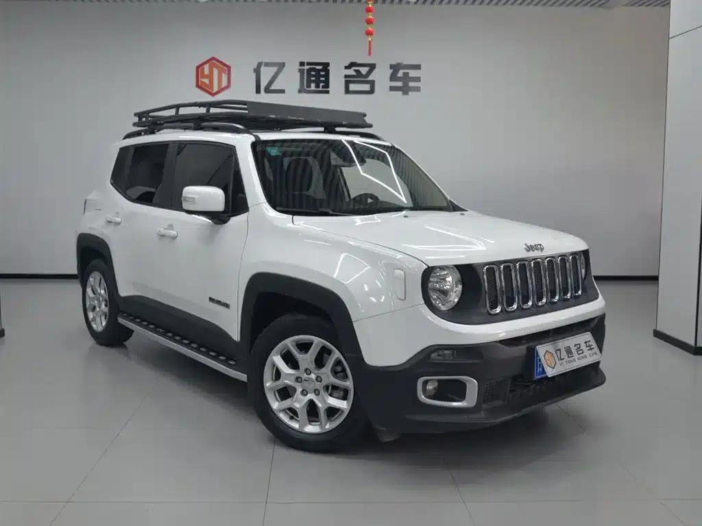 Jeep Renegade 2018 Connected Large Screen Edition 180T Automatic Power Edition — миниатюра 3