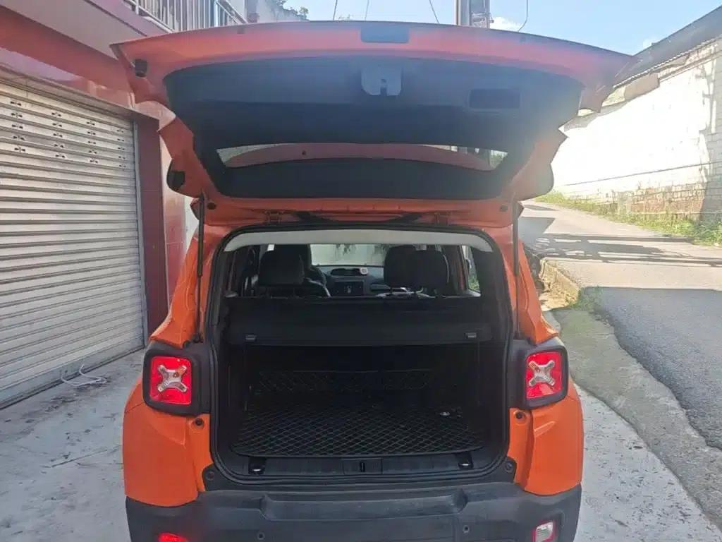 Jeep Renegade 2019 220T Automatic Leading Edition — миниатюра 19