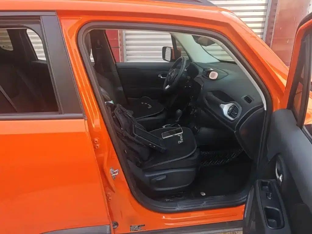 Jeep Renegade 2019 220T Automatic Leading Edition — миниатюра 25