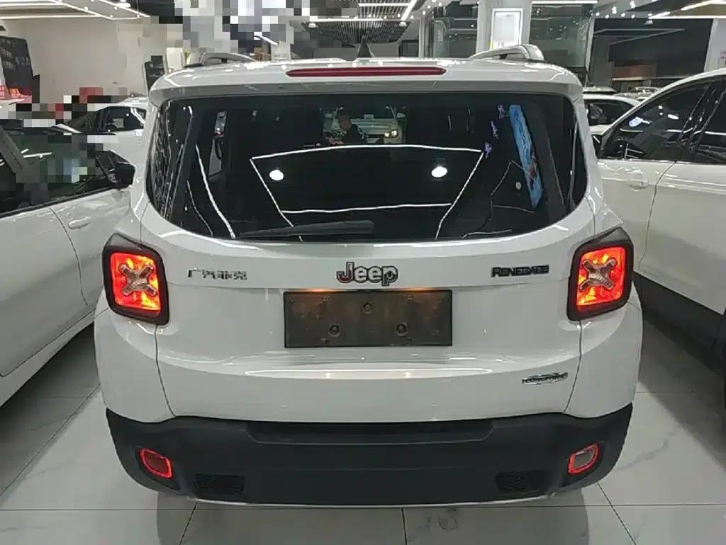 Jeep Renegade 2016 1.4T Automatic Performance Edition+ — миниатюра 6